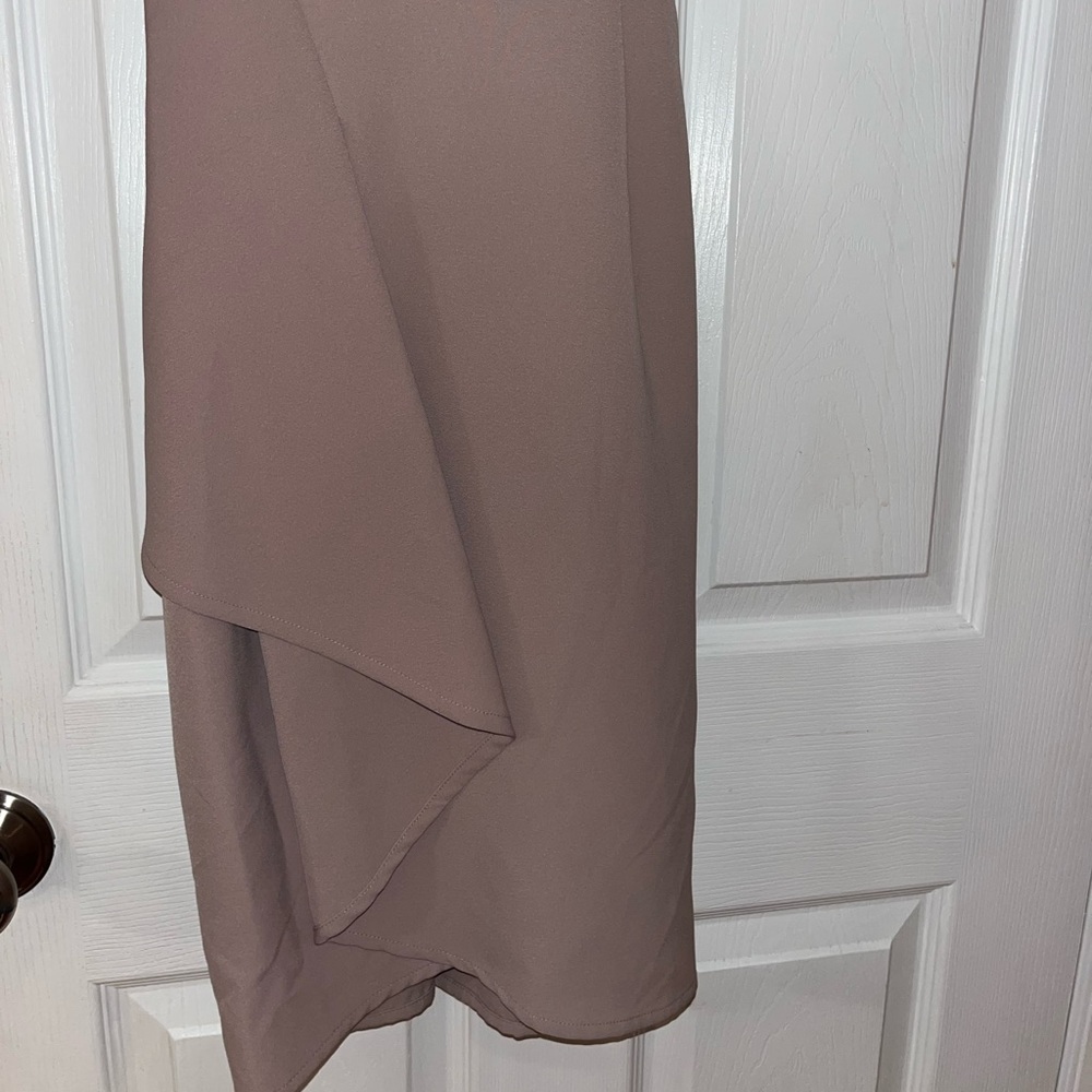 😍BRAND NEW WITH TAGS😍 STYLESTALKER GOLDSTEIN DRESS DUSTY PINK - SIZE 4 - Picture 7 of 9